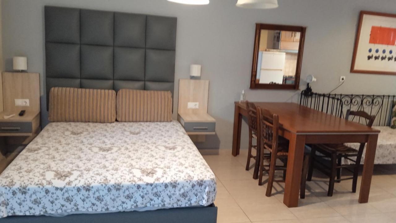 Roses Apartments เนอา มิคานิโอนา ภายนอก รูปภาพ