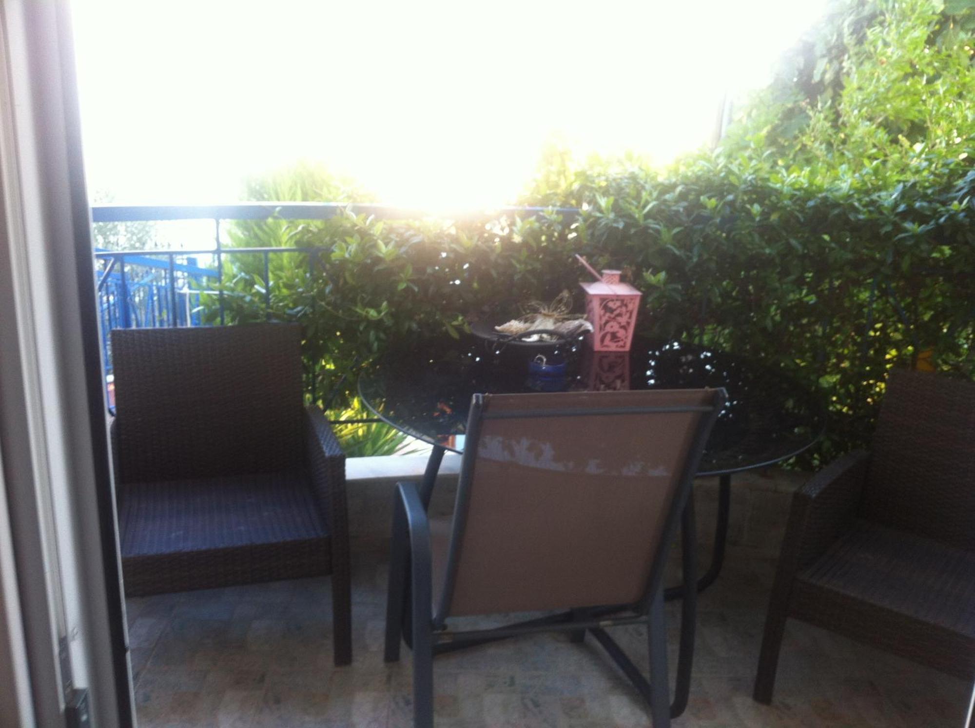 Roses Apartments เนอา มิคานิโอนา ภายนอก รูปภาพ